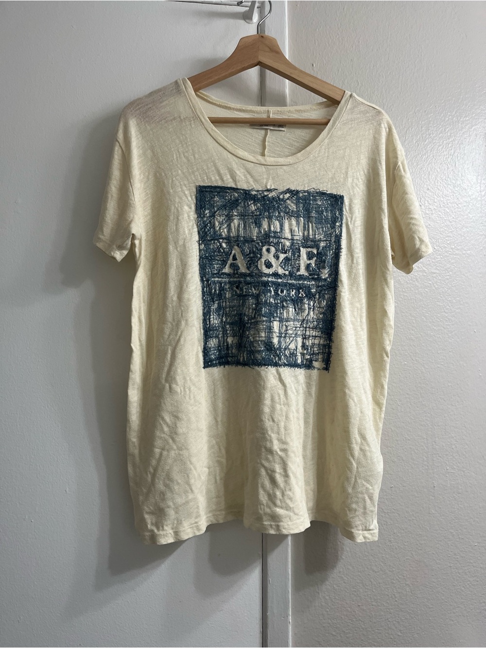 Abercrombie & Fitch Cream Short Sleeve Tee with Blue Graphic